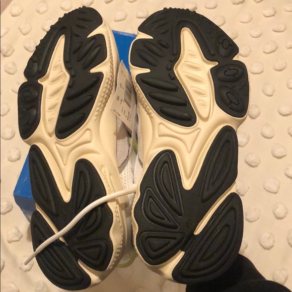 adidas OZWEEGO sneakers mens US 6.5/women’s US 8 - Picture 4 of 6